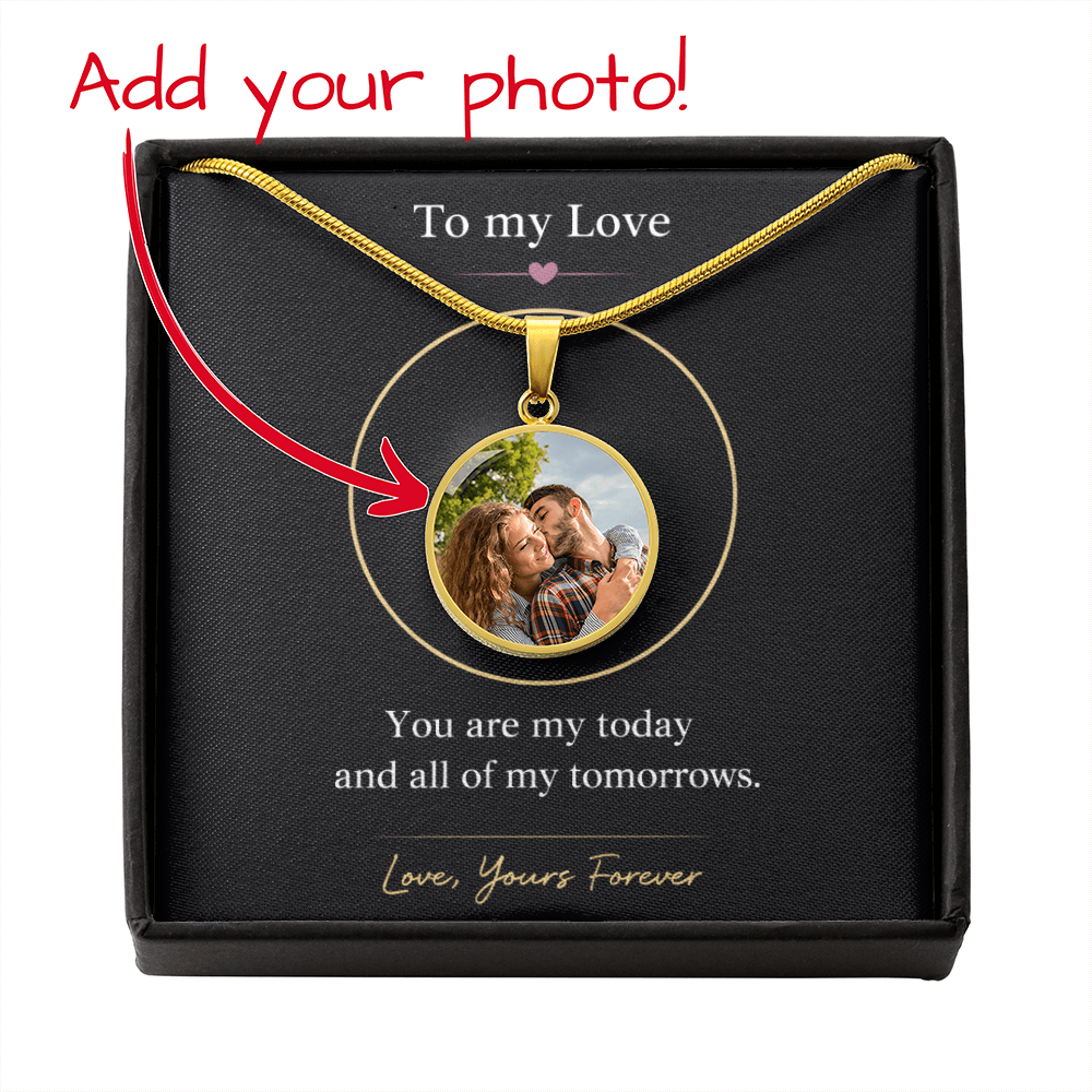 Personalized Round Photo Necklace for Love – Custom Circle Pendant in Surgical Steel & 18K Gold Finish