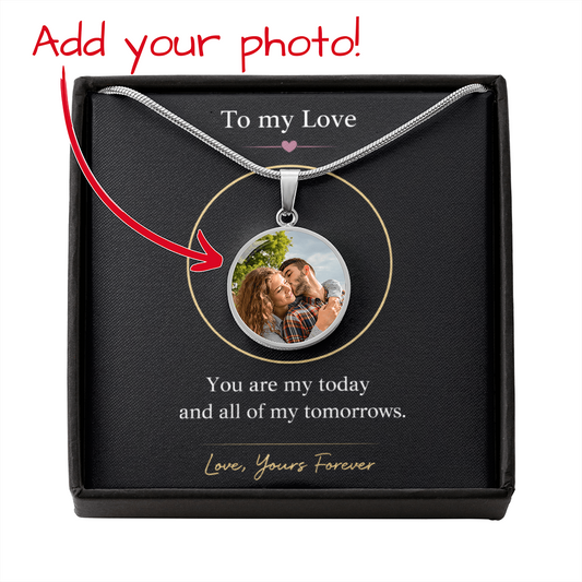 Personalized Round Photo Necklace for Love – Custom Circle Pendant in Surgical Steel & 18K Gold Finish