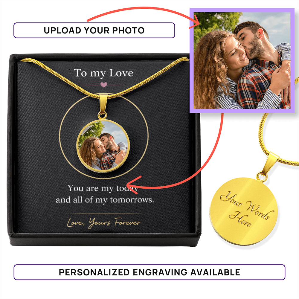 Personalized Round Photo Necklace for Love – Custom Circle Pendant in Surgical Steel & 18K Gold Finish